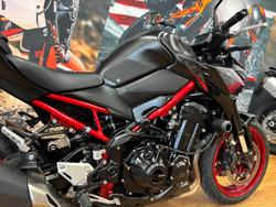 2021 Kawasaki Z900 SUPERNAKED (ZR900) GREY