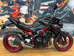 2021 Kawasaki Z900 SUPERNAKED (ZR900) GREY