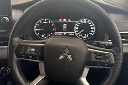 2022 Mitsubishi Outlander ES