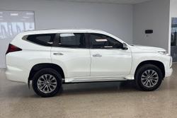 2021 Mitsubishi Pajero GLX