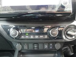 2021 Toyota Hilux SR5