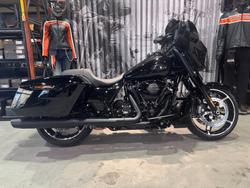 Harley-Davidson FLHX Street Glide (117)