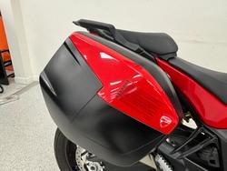2023 DUCATI MULTISTRADA V2 Red