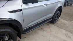 2025 Isuzu MU-X X-TERRAIN