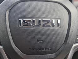 2025 Isuzu MU-X X-TERRAIN