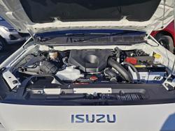 2025 Isuzu MU-X X-TERRAIN