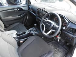 2020 Isuzu
                D-MAX SX