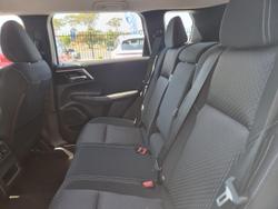 2023 Mitsubishi
                Outlander ES