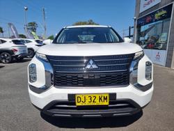 2023 Mitsubishi
                Outlander ES