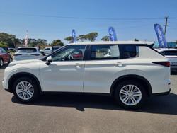 2023 Mitsubishi
                Outlander ES