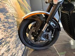 2020 Suzuki VZR 1800 BOULEVARD (M109R) WHITE