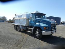 2005 Mack
                Metro-Liner 