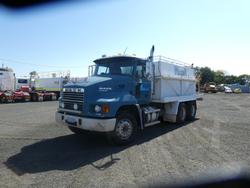 2005 Mack
                Metro-Liner 