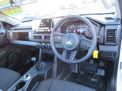 2025 Mitsubishi Triton GLX