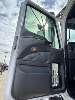 2017 Mack Superliner 6X4 Day Cab Prime Mover
