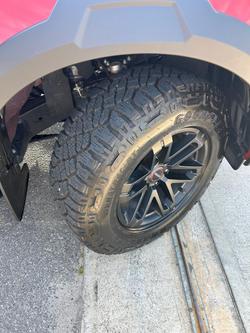 2025 Isuzu D-MAX BLADE