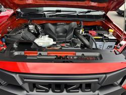 2025 Isuzu D-MAX BLADE