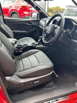2025 Isuzu D-MAX BLADE