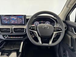 2025 LDV D90 Executive