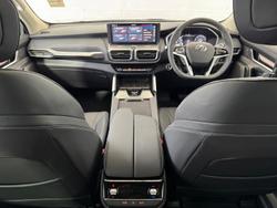 2025 LDV D90 Executive