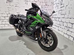 2024 Kawasaki Ninja 1000SX Ninja Black