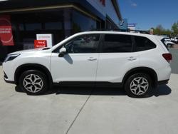 2022 Subaru
                Forester 2.5i