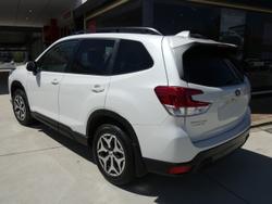 2022 Subaru
                Forester 2.5i