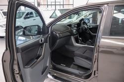 2016 Mazda BT-50 XTR Hi-Rider UR 4x2 Titanium Flash