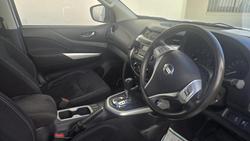 2019 Nissan Navara RX