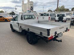 2018 Toyota Hilux Workmate GUN122R 4x2 Glacier White