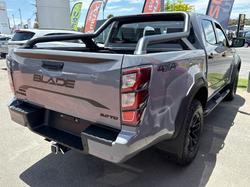 2025 Isuzu D-MAX BLADE