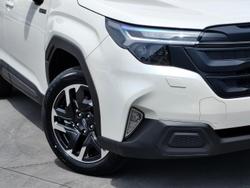 2025 Subaru Forester Hybrid S6 MY26 AWD Crystal White