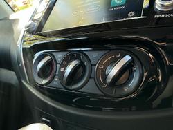 2024 Nissan Navara SL