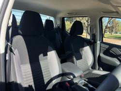 2024 Nissan Navara SL