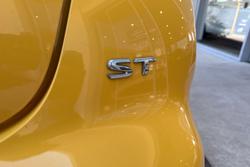 2016 Nissan
                JUKE ST