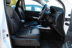 2023 Nissan Navara ST-X