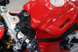 2025 Ducati Panigale V2 S Panigale Red