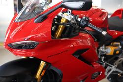 2025 Ducati Panigale V2 S Panigale Red