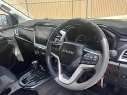 2023 Isuzu D-MAX LS-M