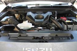 2025 Isuzu MU-X X-TERRAIN