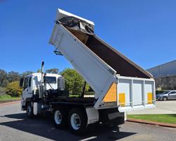 2008 Isuzu Cxz Giga WHITE