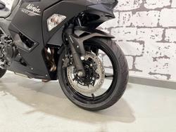 2025 Kawasaki Ninja 500 (EX500G) Ninja Black