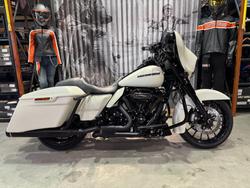 Harley-Davidson FLHXS Street Glide Special