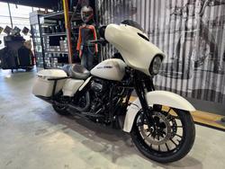 2018 Harley-davidson FLHXS STREET GLIDE SPECIAL Bonneville Salt Denim