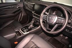 2025 Isuzu
MU-X LS-T