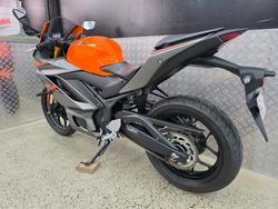 2022 Yamaha YZF-R3 ORANGE