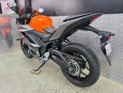 2022 Yamaha YZF-R3 ORANGE