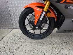 2022 Yamaha YZF-R3 ORANGE