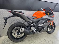 2022 Yamaha YZF-R3 ORANGE