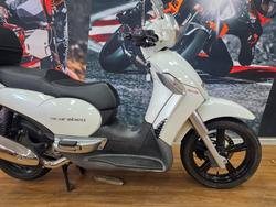 2012 APRILIA SCARABEO 300ie WHITE